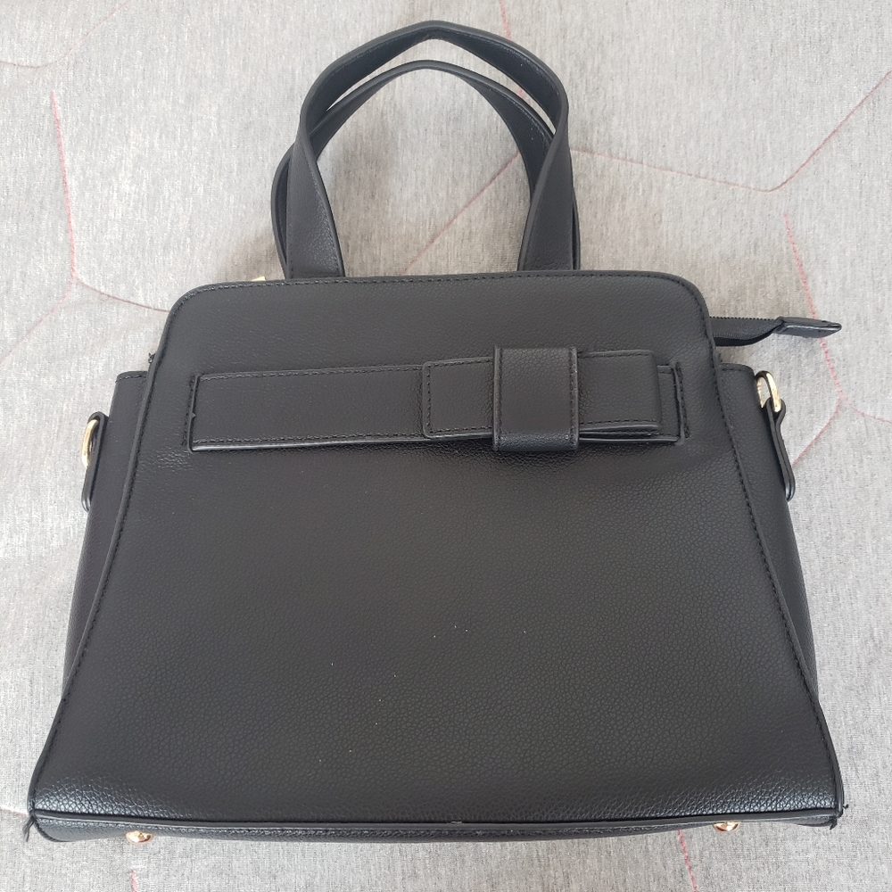Elegant Black Handbag.